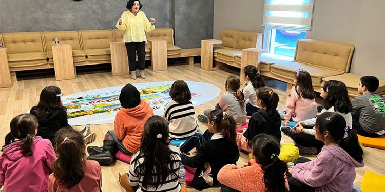 Çocuklar için Masal Tadında Şiirler