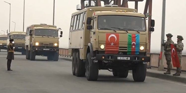 Sokakta tüfekle rastgele ateş açtı: Yakalanma anı kamerada