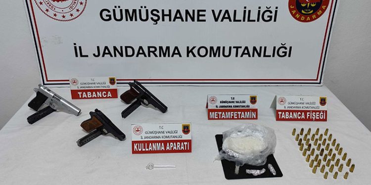 Erzincan’da bir miktar kaçak ve el yapımı alkol ele geçirildi