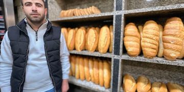 Bitlis Valisi Karakaya karakol ve üs bölgelerini havadan inceledi