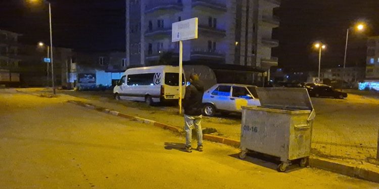 Yolda yürürken yere yığılan adam hayatını kaybetti