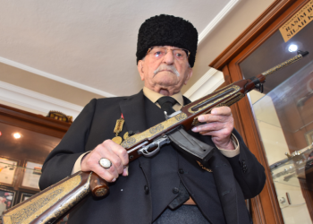 Asırlık çınarın evladiyelik müzesi