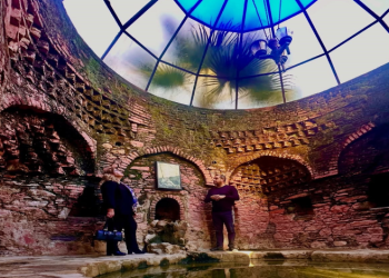 Tarihi Meryem Ana hamamına dikkat çekti