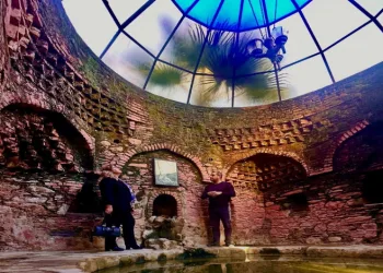 Tarihi Meryem Ana hamamına dikkat çekti