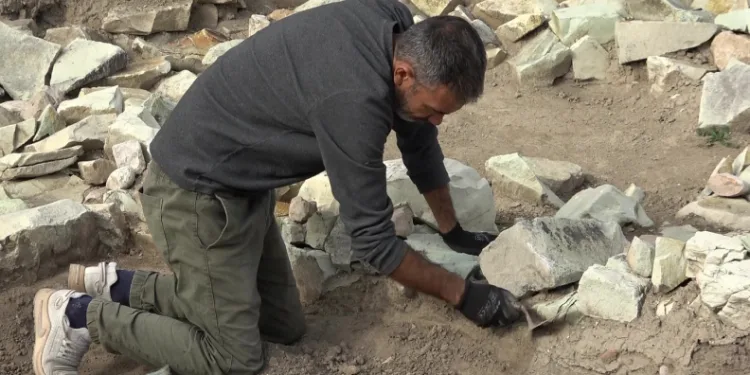 Tarihi tapınaktaki gizemli taşlar