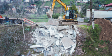 Fırtına Vadisi’nde 28 yapı yıkıldı