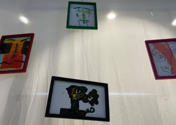 ‘Nazik Kübizm’ sergisi ile otizmin sanatsal yüzü