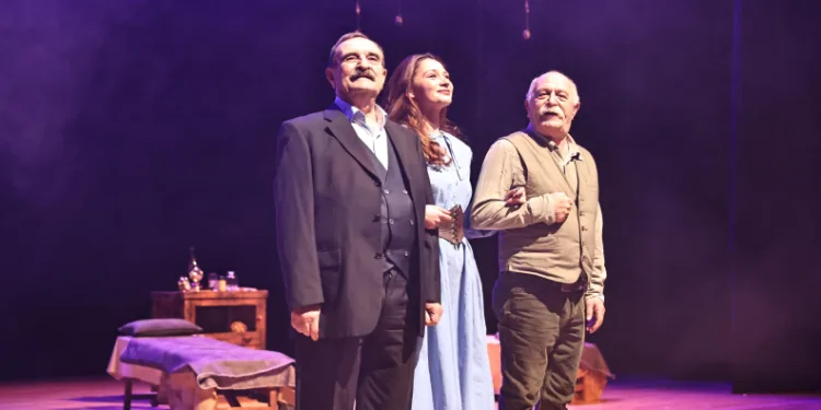 Nazım Hikmet tiyatro sahnesinde hayat buldu