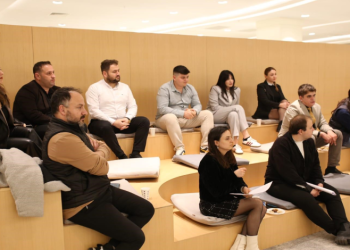 Ünlü edebiyatçılar Kepez’de anıldı