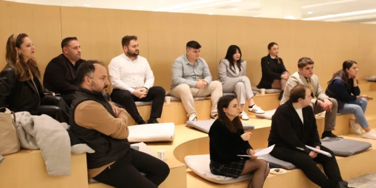 Ünlü edebiyatçılar Kepez’de anıldı