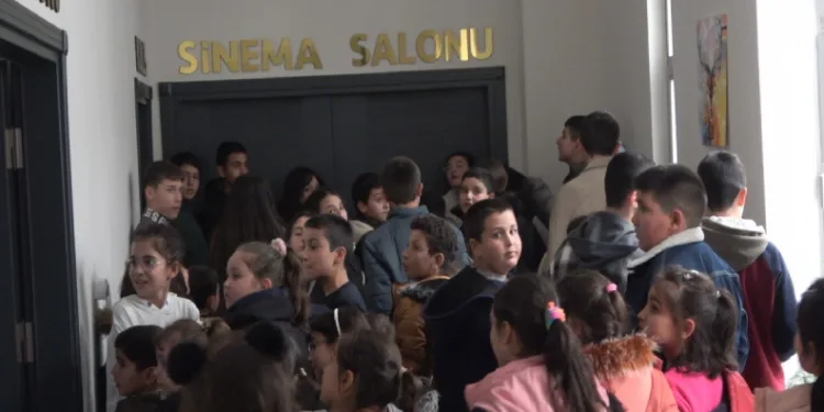 Sorgun’da çocuklar sinema ile tanıştı