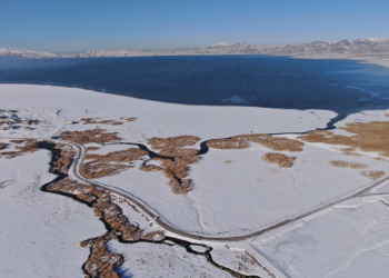 Van’da kış manzarası kartpostallık görüntüler oluşturdu