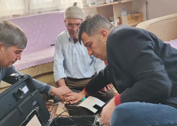 Kale’de 14 yaşlı vatandaşın kimlik yenileme işlemi adresinde yapıldı