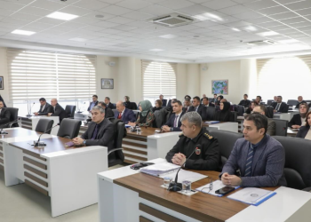 Kritik rolüne vurgu yaptı