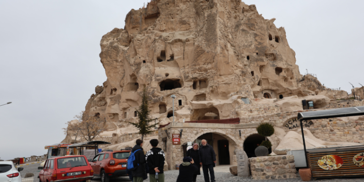 Uçhisar Kalesi’nin ziyaretçi sayısı yarım milyona yakın