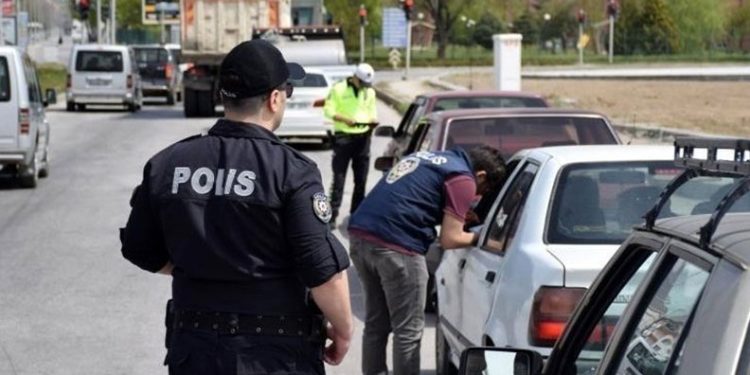 Ailesini katleden polis memuru 8 yıl önce güvercin kurtarmış