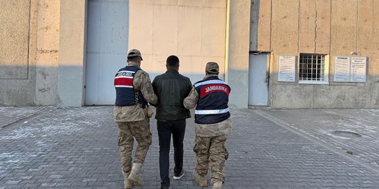 Iğdır’da uyuşturucu ve silah kaçakçılığına yönelik operasyon