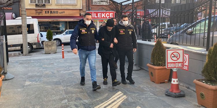 12 yıl kardeşinin kimliğini kullanan firari yakalandı