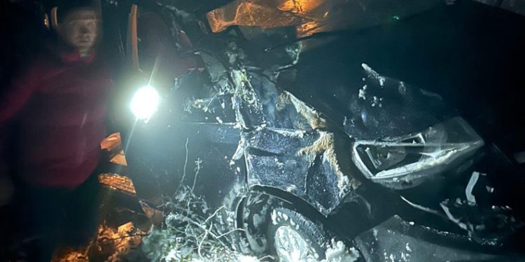 Yalova’da kontrolden çıkan otomobil taklalar attı