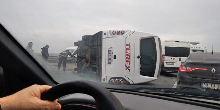 Kırklareli’nde işçileri taşıyan servis devrildi: 5 yaralı