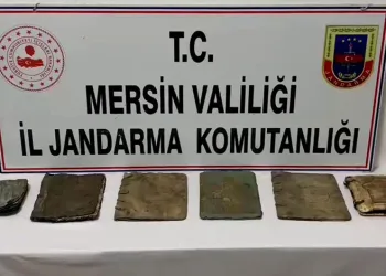Mersin’de 6 adet tarihi el yazması kitap ele geçirildi: 3 gözaltı