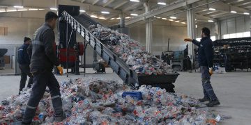 Plastik atıklar ekonomiye kazandırılıyor