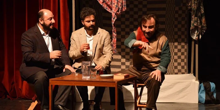 ‘Bin yıl’ tiyatro oyunu Yıldırım’da sahnelendi