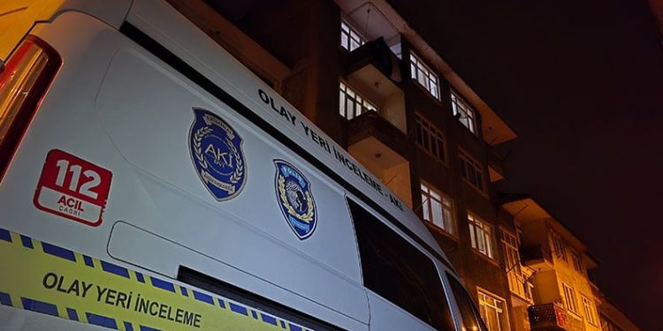 Yengesi ve kardeşini çocukların önünde katletti