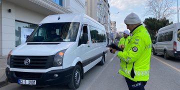 Antalya’da iki araç çarpıştı: 1 ağır yaralı