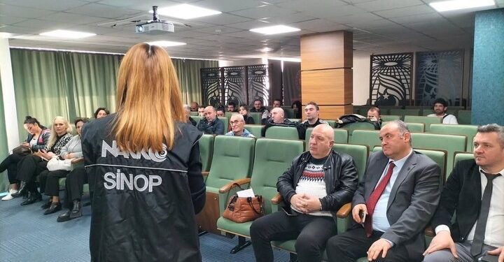 Erdek’te gece saatlerinde dam yangını paniğe neden oldu