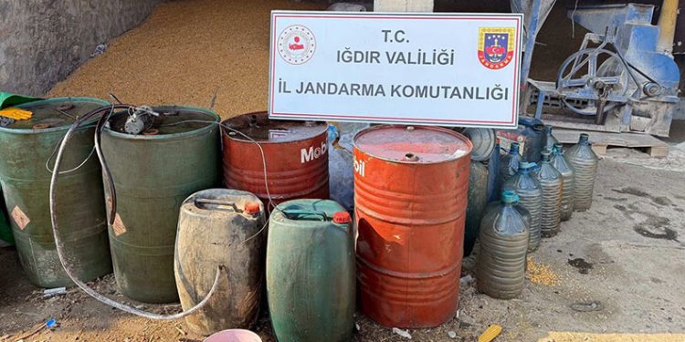 Iğdır’da 3 bin 200 litre kaçak akaryakıt ele geçirildi