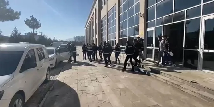 Suç örgütü operasyonunda 6 şüpheli adliyeye sevk edildi