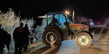 Uçuruma yuvarlanan traktörün altında kalan sürücü hayatını kaybetti