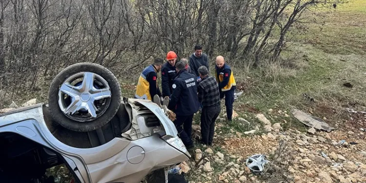 Mardin’de kontrolden çıkan araç takla attı: 3 yaralı