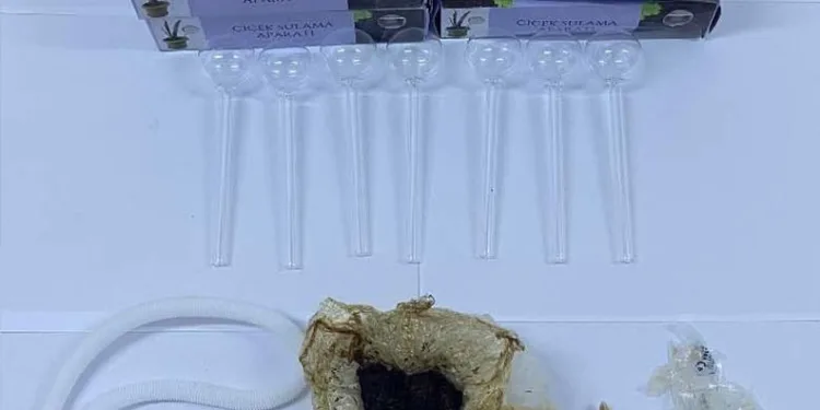 Ticari takside uyuşturucu ele geçirildi: 1 gözaltı