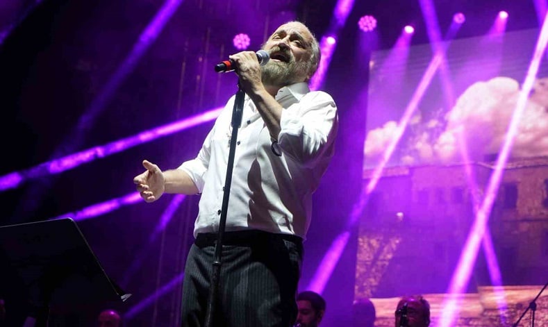 Volkan Konak'ın sahnesi