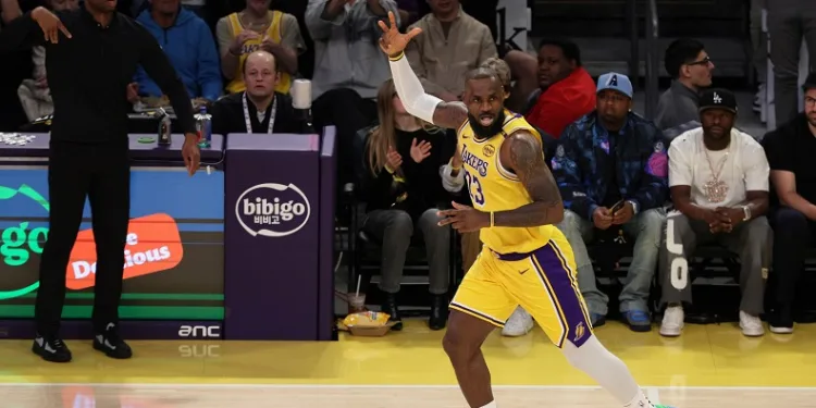 LeBron James, NBA’de 50 bin sayı barajını geçen ilk isim oldu