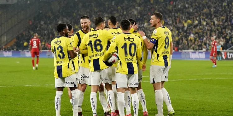 Fenerbahçe, Rangers’ı konuk edecek