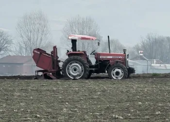 Bursa’da traktör kazasında çiftçi yaralandı
