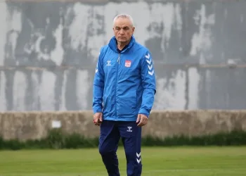 Rıza Çalımbay: “Düşmeyi aklımızın ucundan geçirmiyoruz”