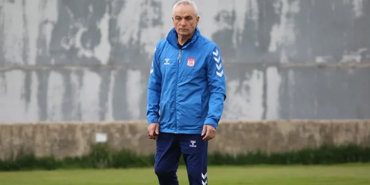 Rıza Çalımbay: “Düşmeyi aklımızın ucundan geçirmiyoruz”