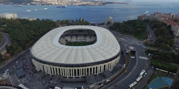 Beşiktaş, Tüpraş Stadyumu’ndaki derbilerde üstün