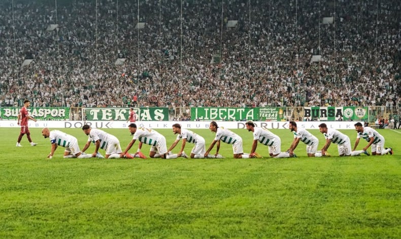 Bursaspor'un timsah yürüyüşü