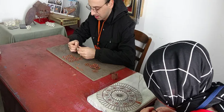 Hazır hediyelik eşyalar telkariye darbe vuruyor