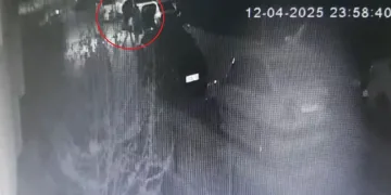 Asansörlerini yaptıkları inşaattan kombi çaldılar