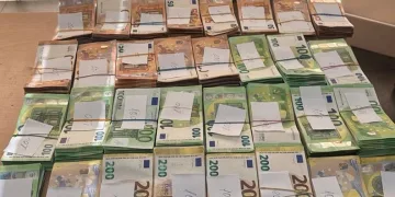 Yatağın altına gizlediği 524 bin 940 euro ile yakalandı