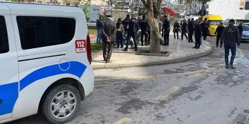 Husumetlisini cadde ortasında bıçaklayan şüpheli yakalandı