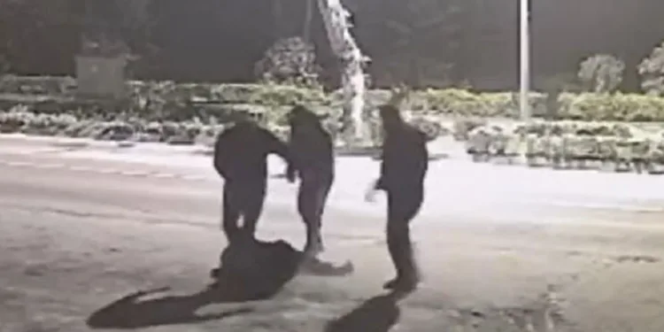 Saldırıya uğrayan genç defalarca bıçaklandı