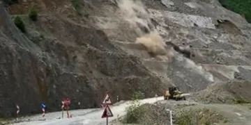 Heyelandan saniyelerle kurtuldu