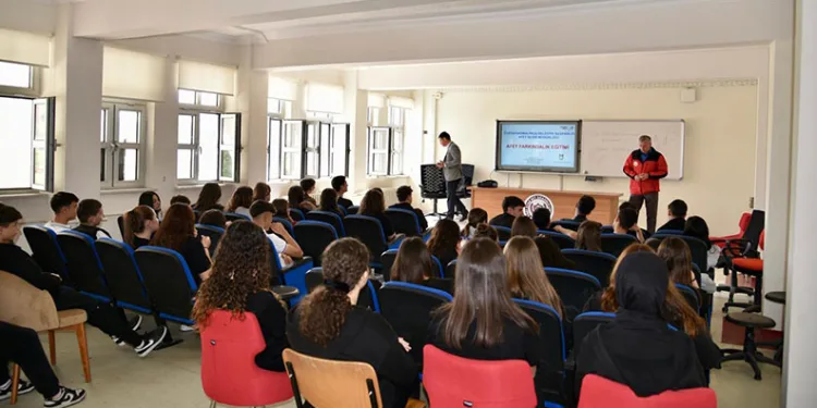 Mustafakemalpaşa’da Deprem Bilincini Artırmak İçin Çalışmalar Sürüyor